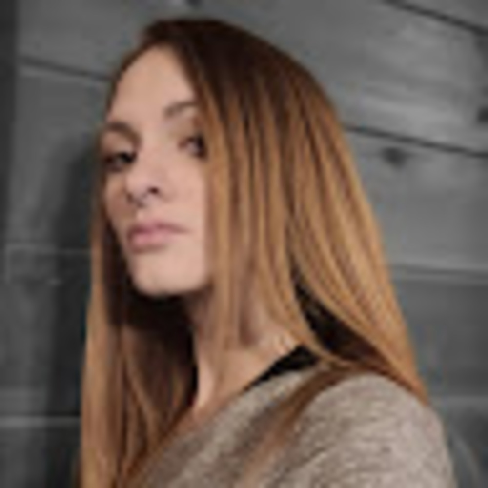 Meet your Posher, Cassandra